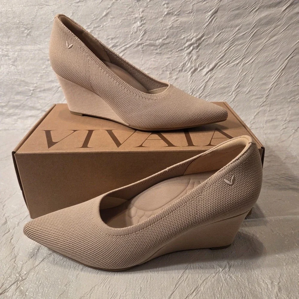 VIVAIA Deborah Almond Pointed Toe Wedge Pumps Lightweight Comfort Heels 38 US 7
